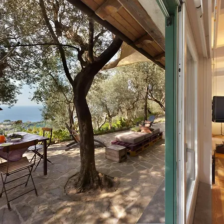 Дом отдыха House With Sea View In Capo Di *
