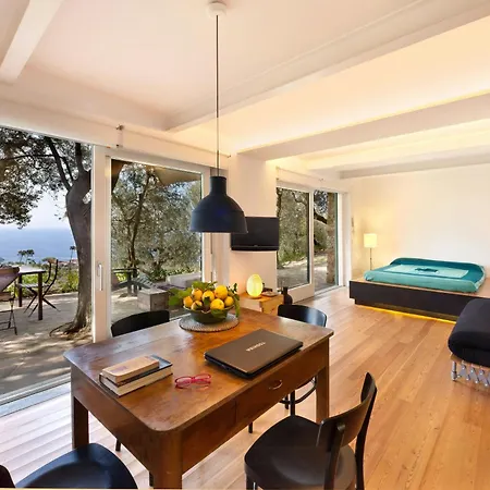 Hébergement de vacances House With Sea View In Capo Di